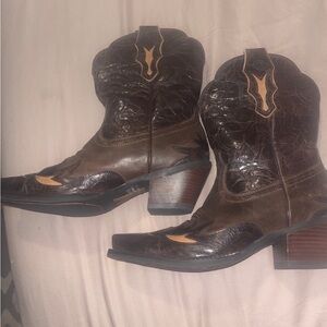 Like new very clean and very nice